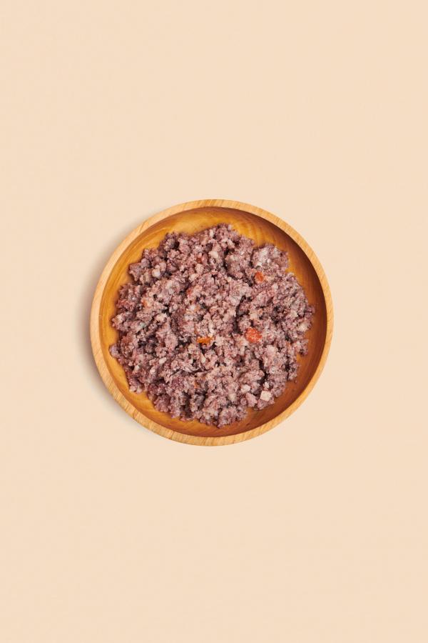 Doseninhalt Hundefutter mit Kaninchenfleisch